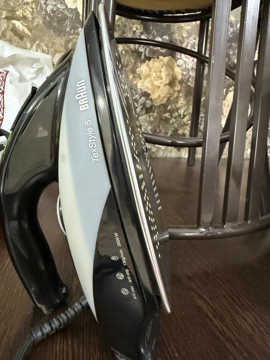 Продам утюг Braun