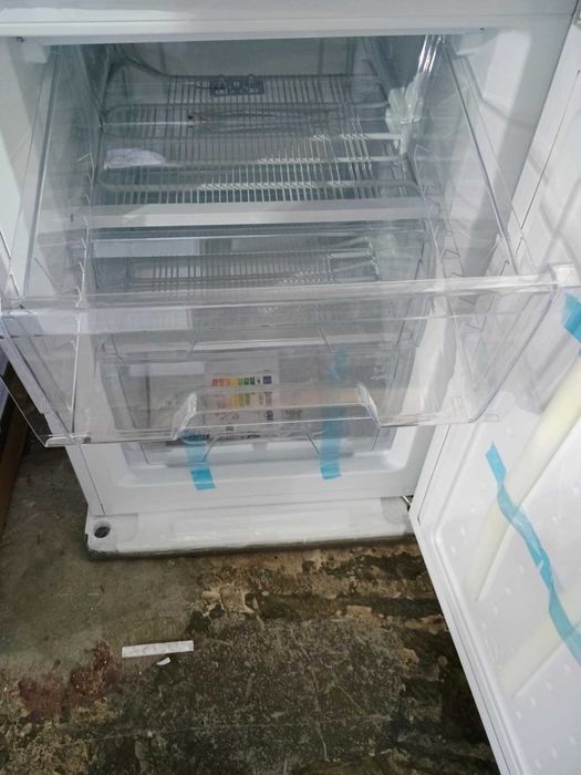 Чисто нов вертикален Фризер ARIELLI 84.5 с 5 години гаранция