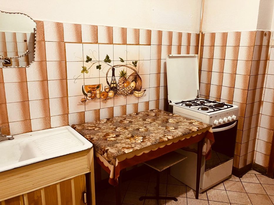 Vand apartament cu doua camere