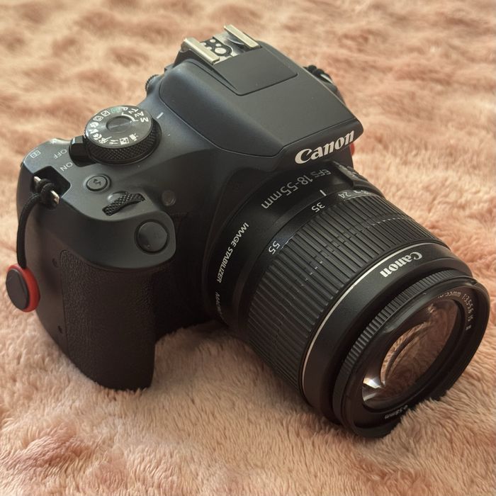 Canon Eos 2000d.
