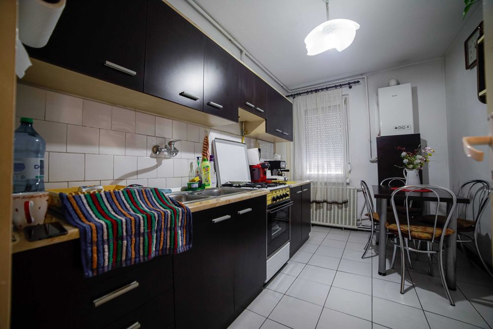 Apartament 3 camere, 69 mp, etaj 4 – Str. Făgărașului, Reghin – 76.000 EUR