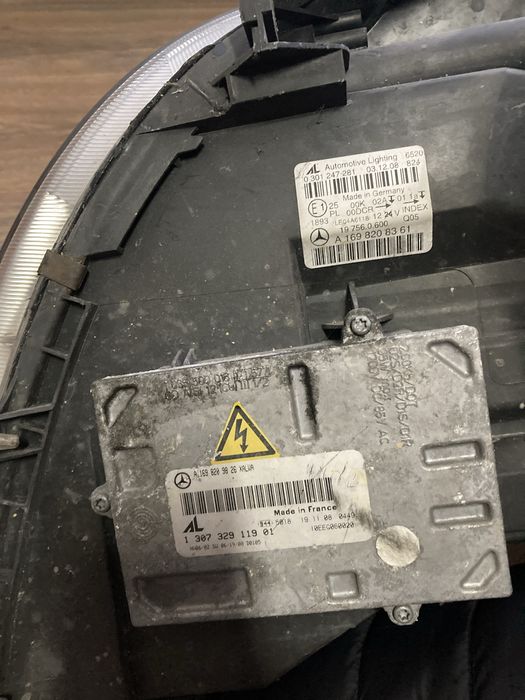 Ляв фар за Mercedes B-class  / Мерцедес Б класа ксенон 2009г