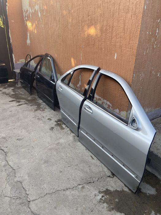 Мерседес 220 двери