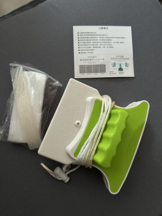 Двустранен магнитен уред за почистване на прозорци