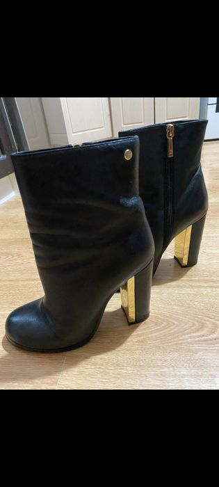 Продаю полу сапоги