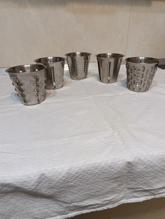 Răzătoare rotativă manuală