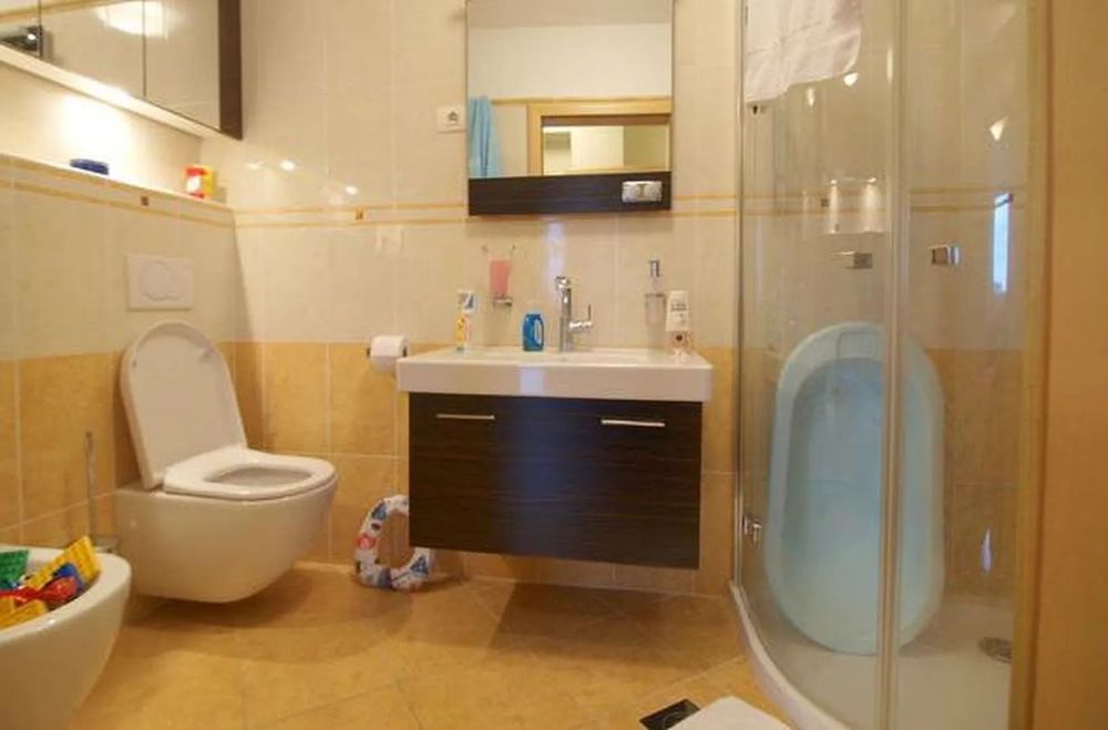 Тристаен апартамент в Люлин 10