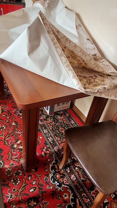 Stol va stullar yog'och