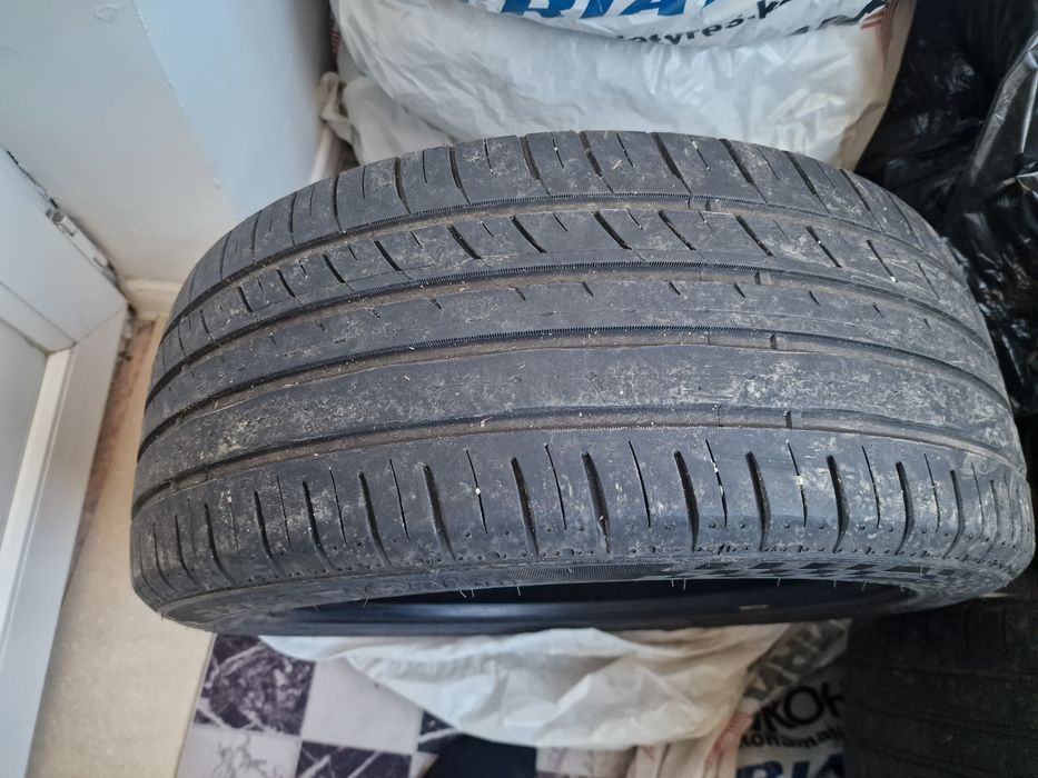 Продам 235/45/18 летние шины