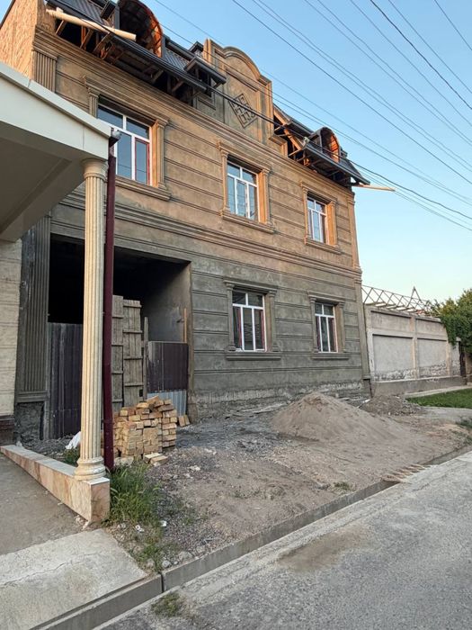 Uchastka sotiladi zenit