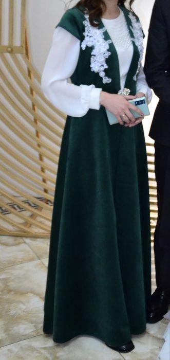 2 бірдей көйлек сатылады