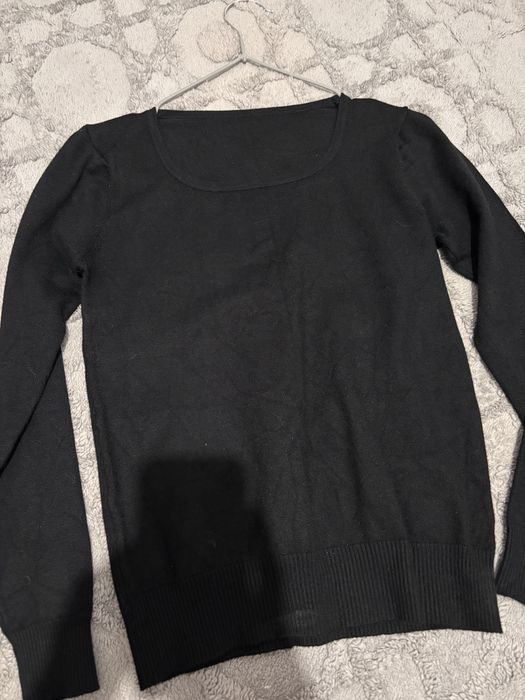 Киімдер сатылады