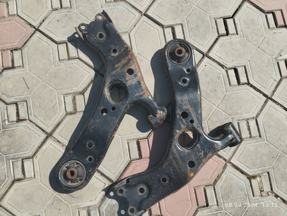 Рычаги. Передние подвески Toyota Corolla Е150