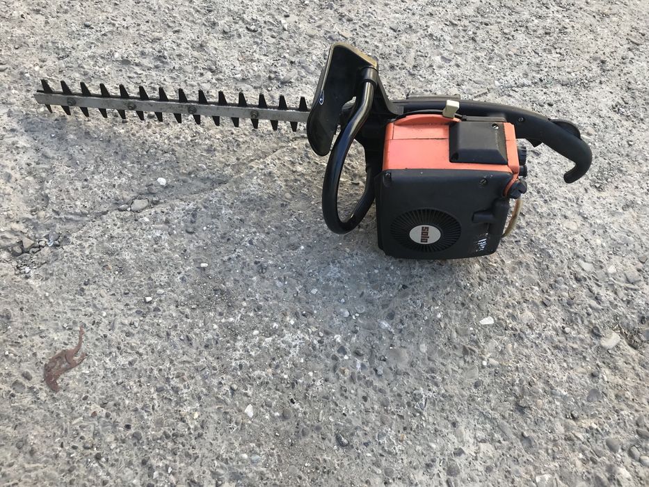 Trimmer Fierastrau Tuns Gard Viu Solo Germania pe Benzina Defect