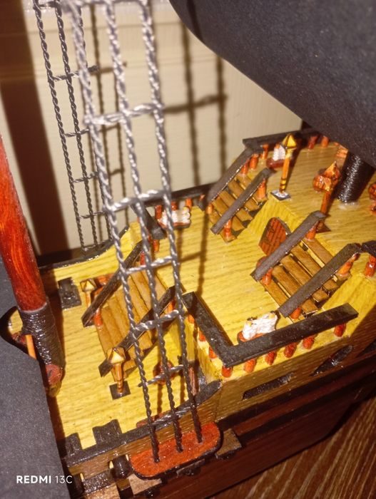 Корабль парусник