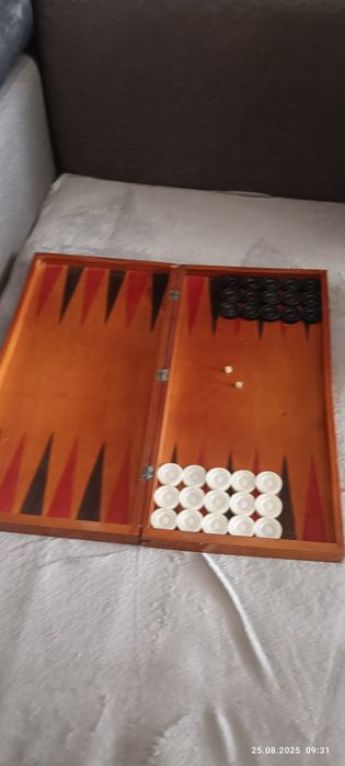 Табла и шах в едно