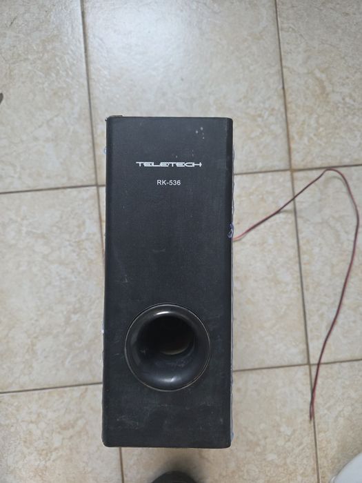 Vand subwoofer si sateliți