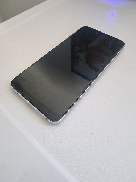 Samsung  S 10 e  като нов