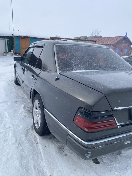 Продам машину Мерседес бенс