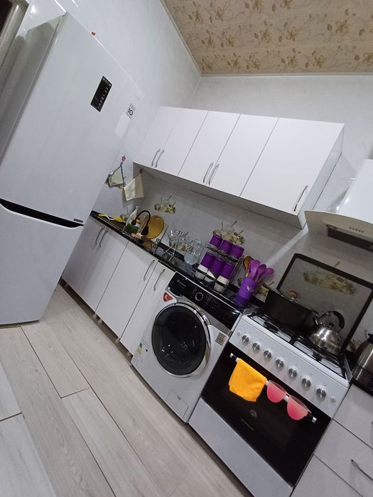 Yashnabotda uy sotiladi