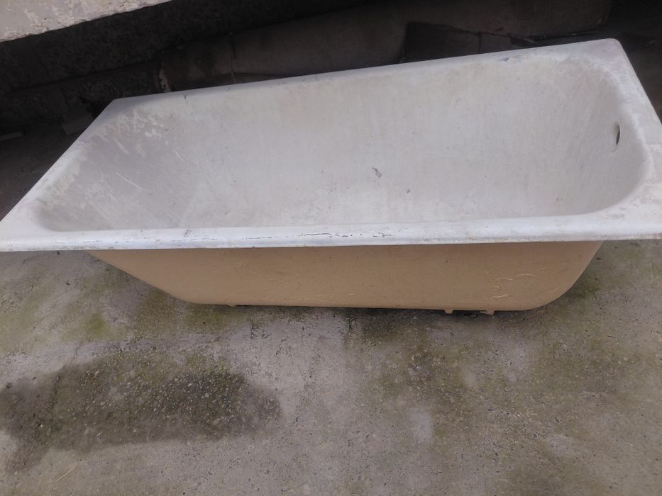 Продам чугуную ванну