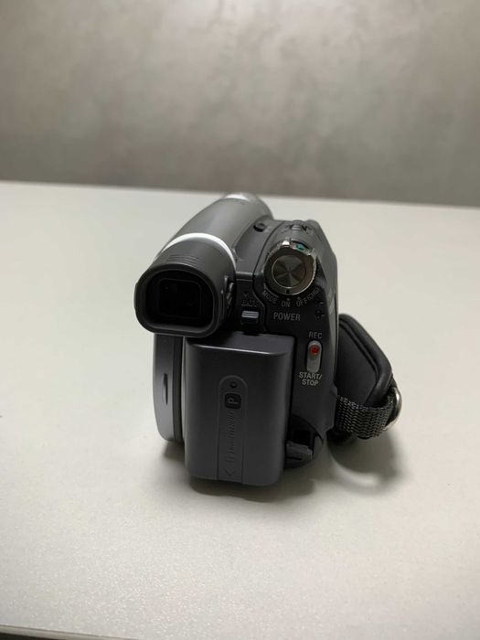 Продам Sony Handycam DCR-HC28E (MiniDV)