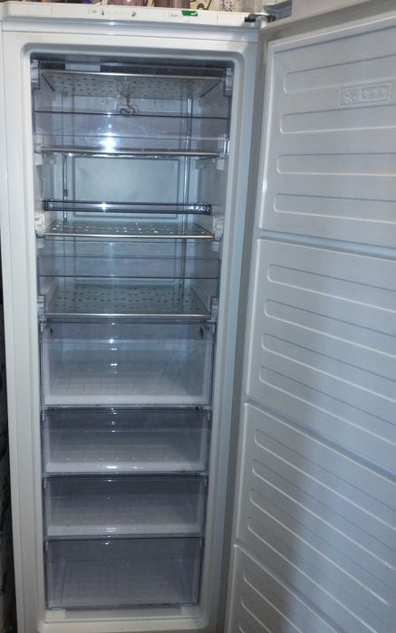 Продам морозильную камеру Beko