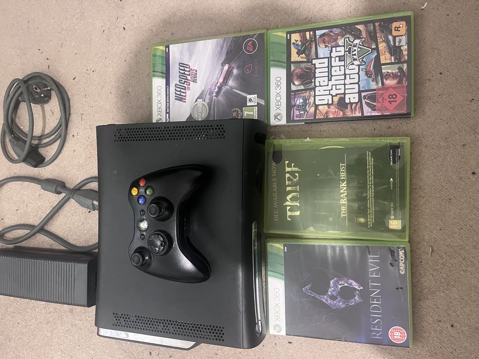 Xbox 360 + controller wireless + 5 jocuri