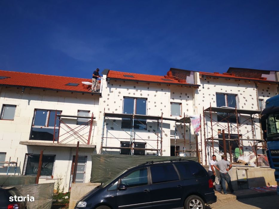 Apartamente in Case insiruite de 5 camere cu gradina si loc de parcare