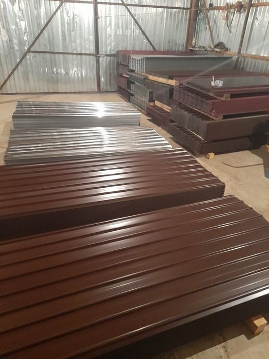 Vând tablă colorată și zincată