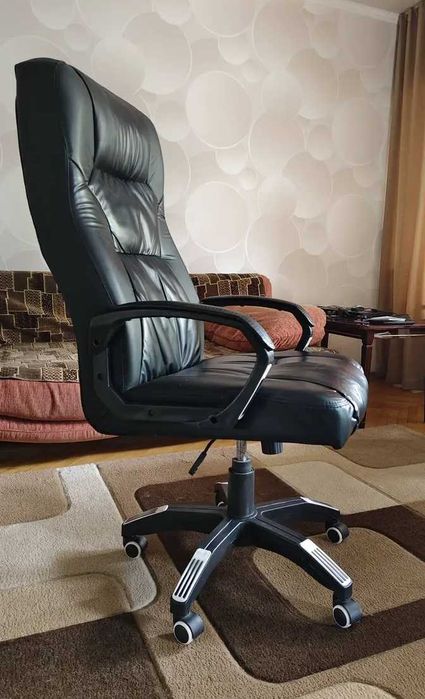 Офисное/компьютерное кресло