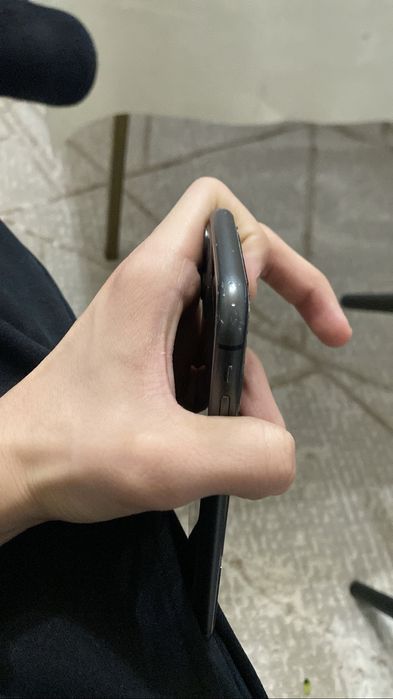 продается айфон 11