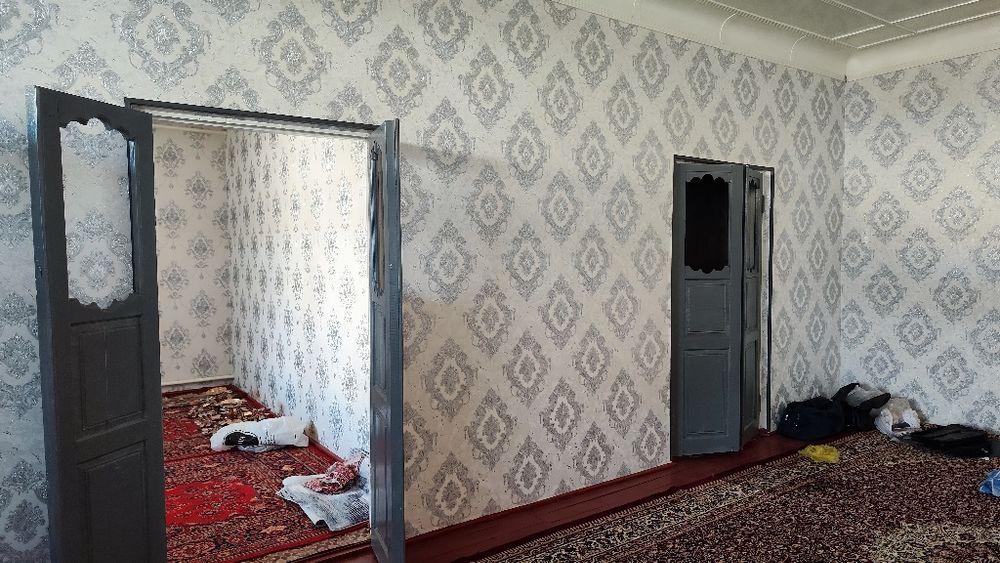 Ховли сотилади эски шахарда жойлашган