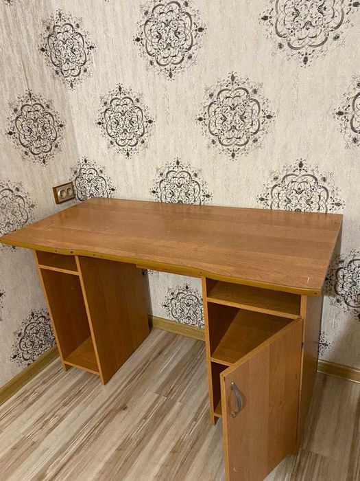 Компьютерный письменный стол