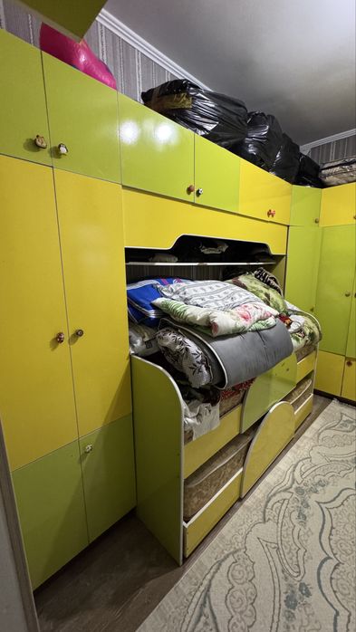 Детский уголок и шкаф/кровати