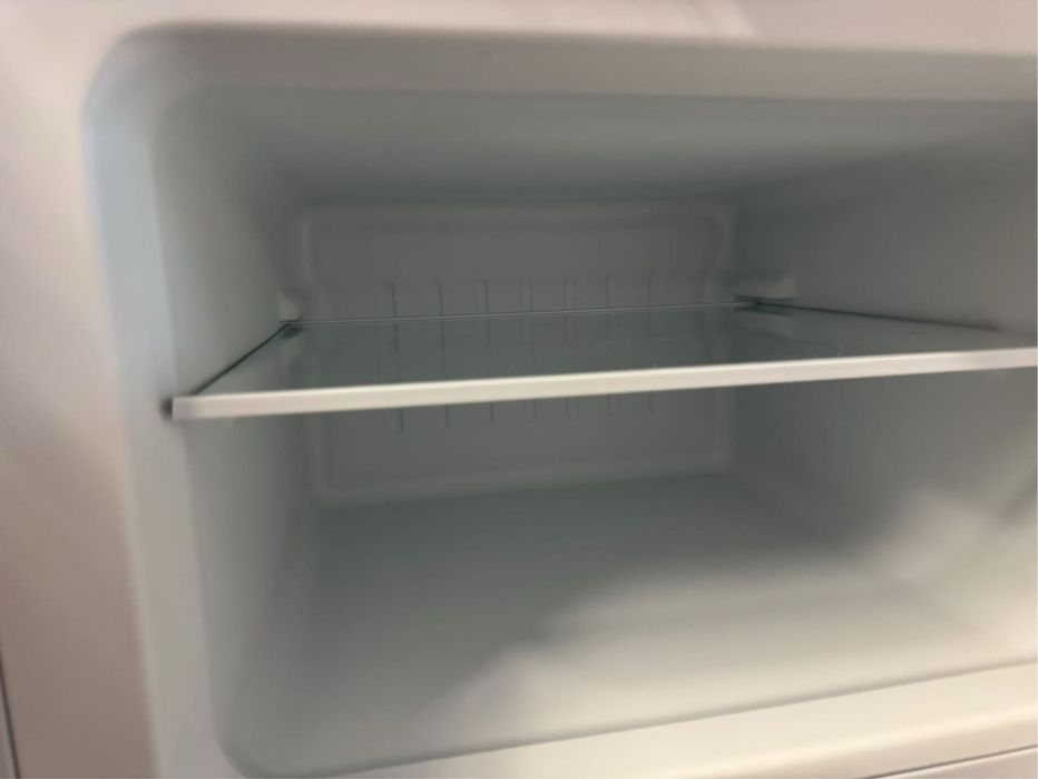 Хладилник с фризер Amica