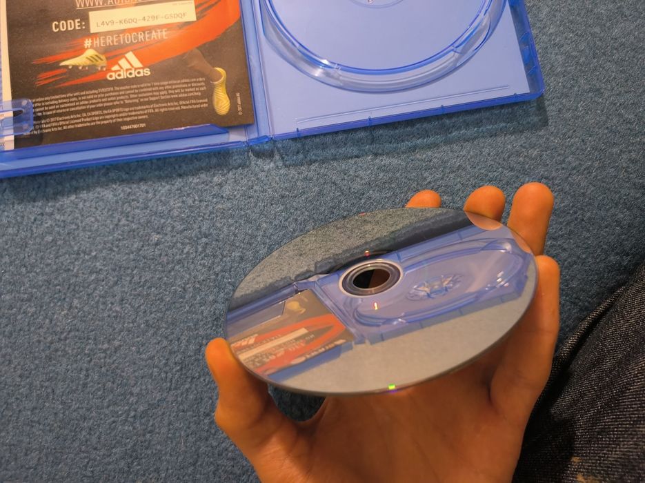 Joc FIFA 18 - impecabil,fara zgârieturi,ca nou