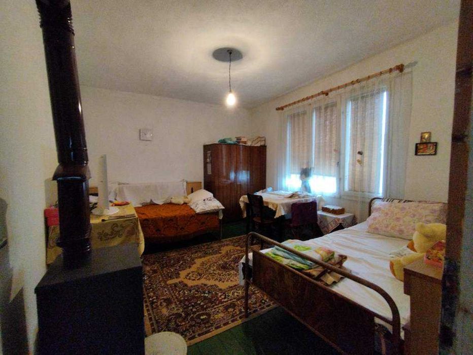 продавам къща в с.Борима, община Троян