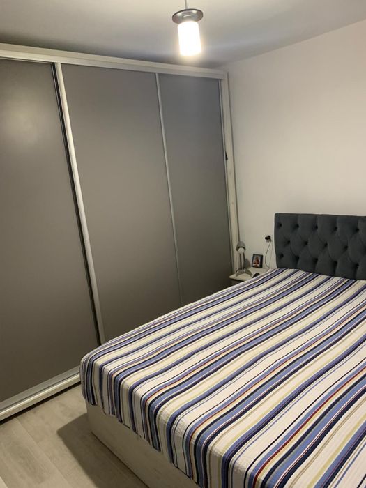 vand apartament 3 camere