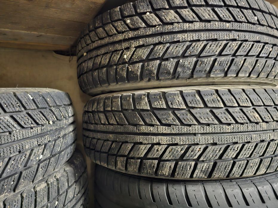 Продам шины всесезонные 195/65R15