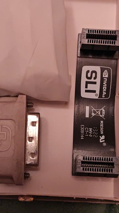 Продам Два Процессора на LGA-1366