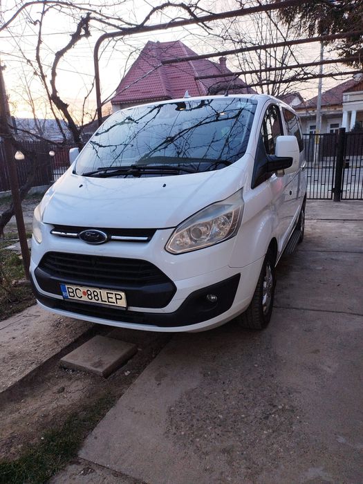 Ford Custom 8+1locuri