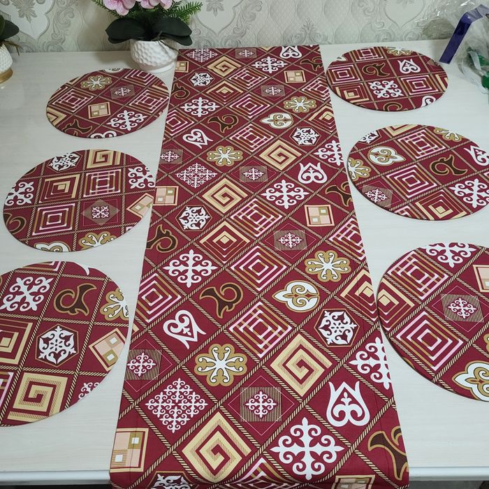 Раннер подтарелники