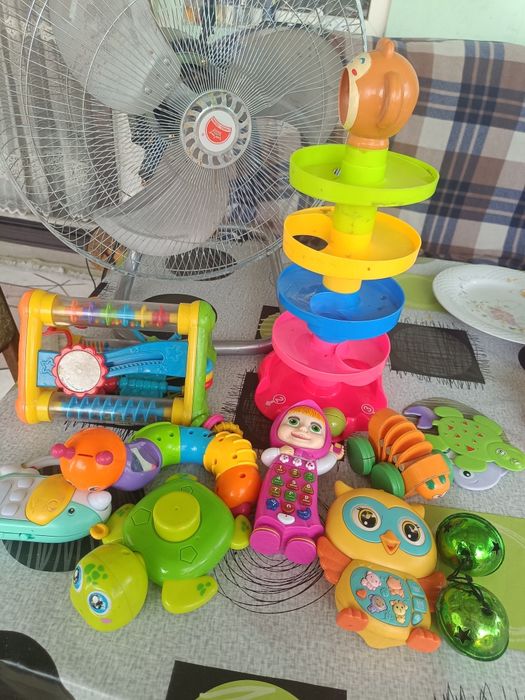 Продам игрушки малышам