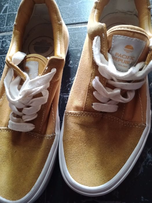 Adidași marca pull&bear Nr 38