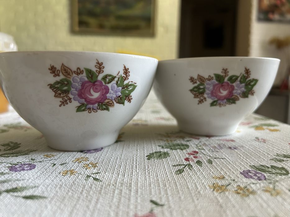 Кесе, пиалки кобальтовые.