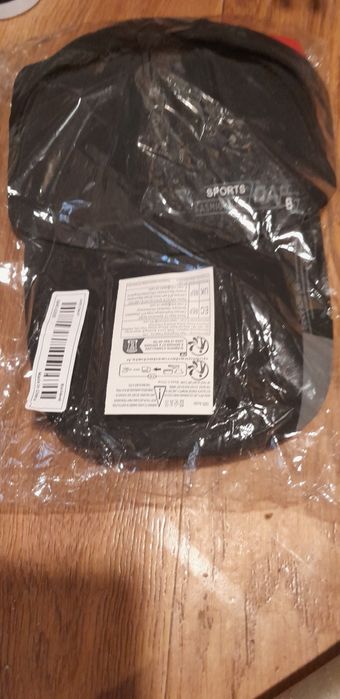 Шапки с дълга козерка