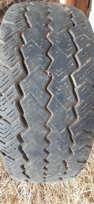 Продавам гуми със джанти за Уаз 235/75 15