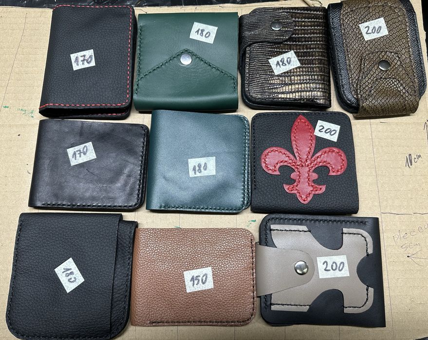 Portofele lucrate manual din piele naturala pentru barbati si femei