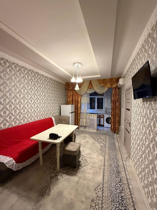 Чиланзар 18.  Срочно аренда 1 переделенная в 2 х